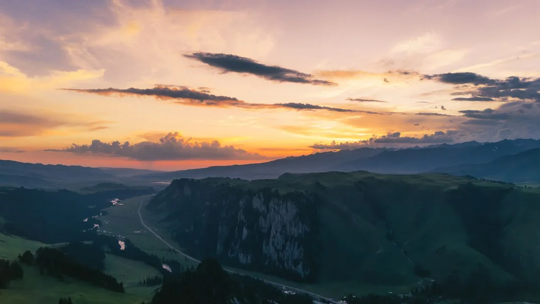 Golden sunset over the mountains of Tangbula